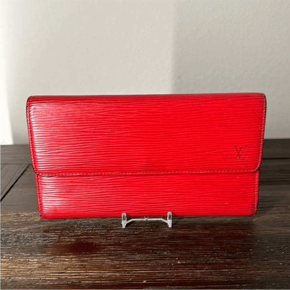 Authentic Vintage Louis Vuitton 80s/90s Epi Red Sarah Leather Bifold Wallet!